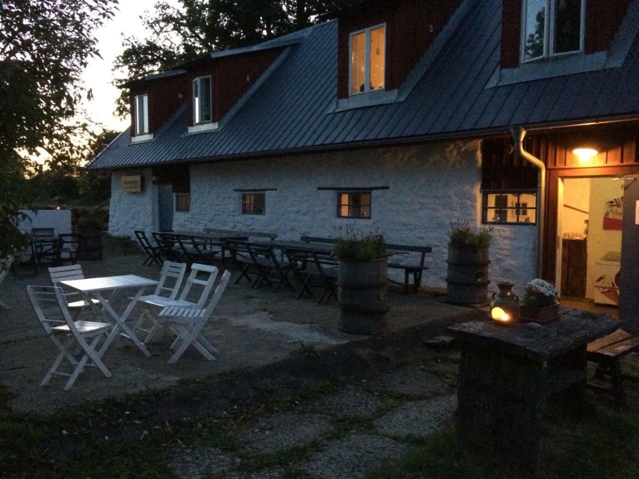 Rosenborgs Friluftspensionat Ферьестаден Экстерьер фото